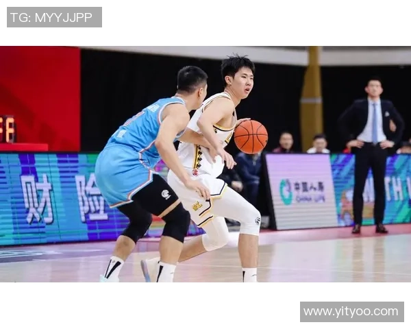 上海篮球队在洲际杯积分榜中以53分稳居第一名展现强劲实力