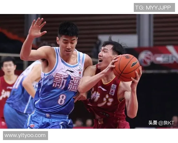 南京足球队在全国锦标赛积分榜上以98分稳居第一名展现强劲实力