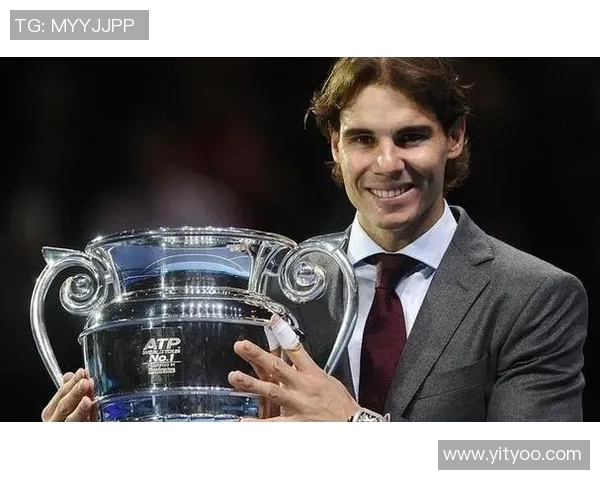 法国足球传奇球星宣布退役传奇生涯画上完美句号